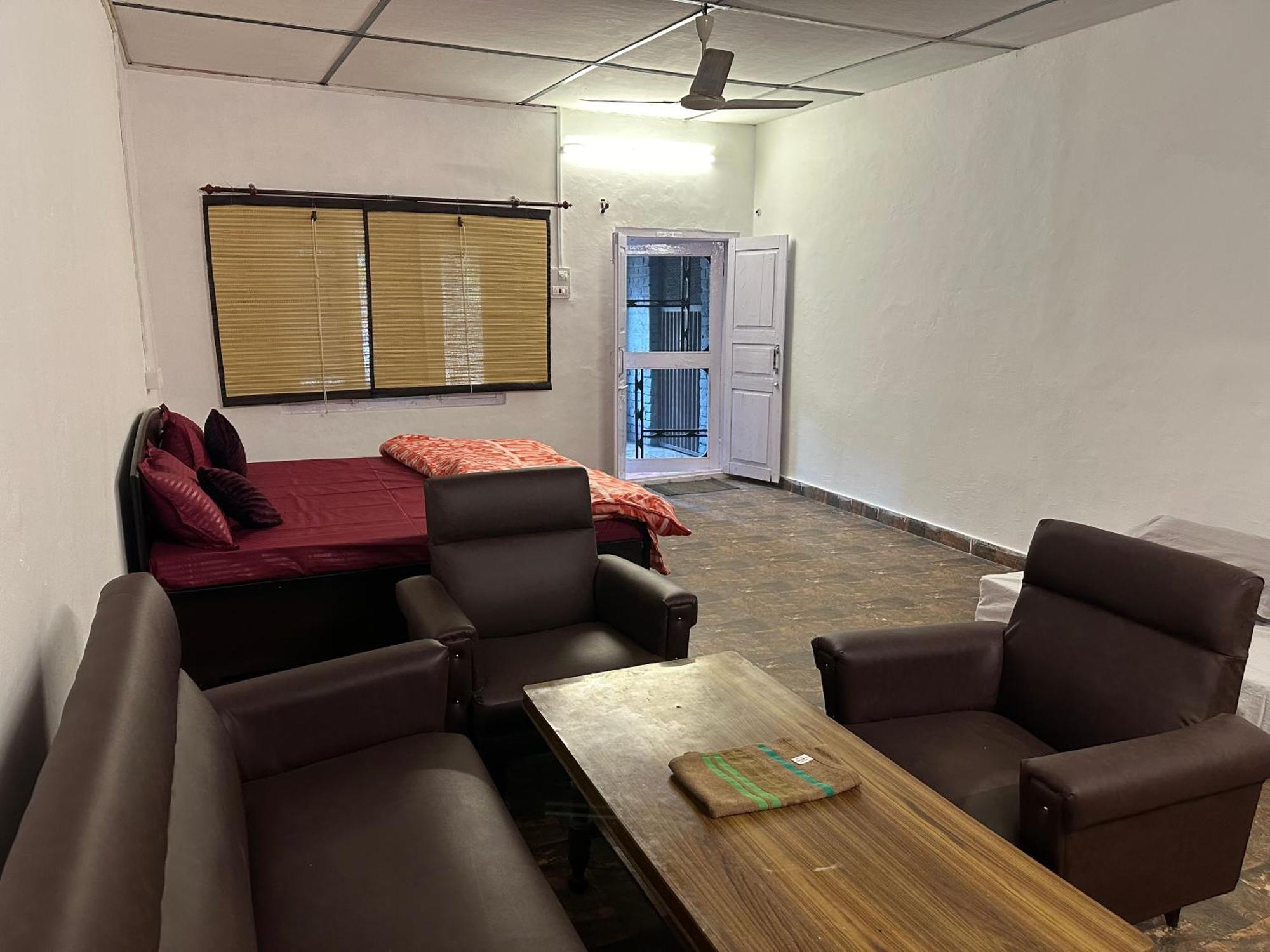 Hostel Dreamwoods A Travellers Farm Dharamshala Exterior foto